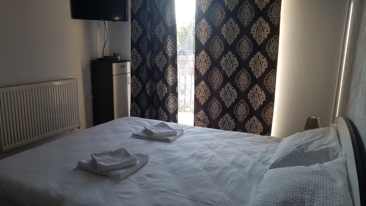 Caransebeş Apartament Teo מראה חיצוני תמונה